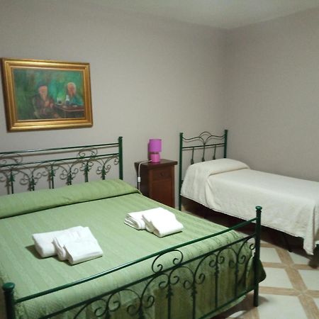 Mamma Assunta Bed & Breakfast เมเลนดูญโญ ภายนอก รูปภาพ