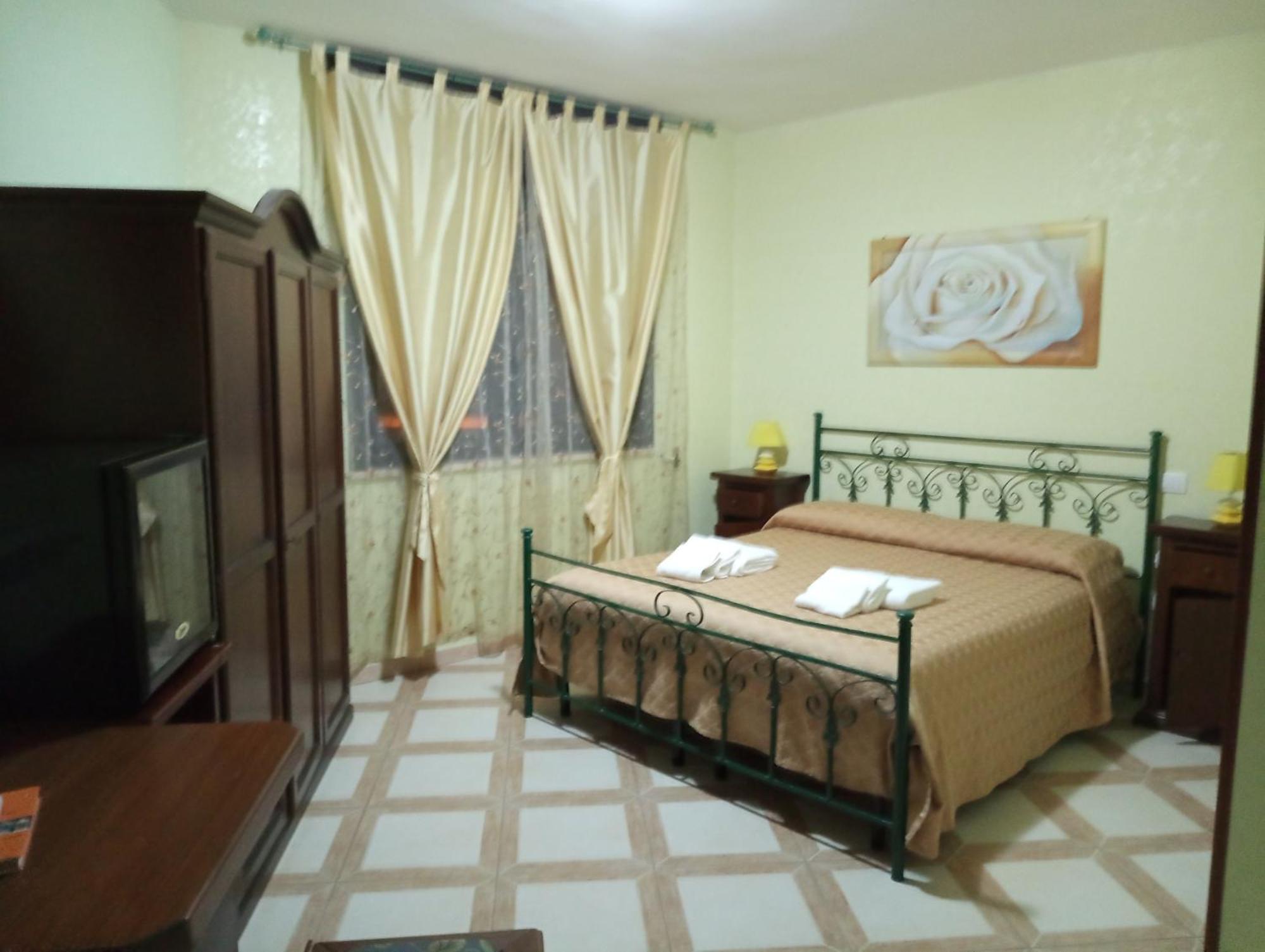 Mamma Assunta Bed & Breakfast เมเลนดูญโญ ภายนอก รูปภาพ