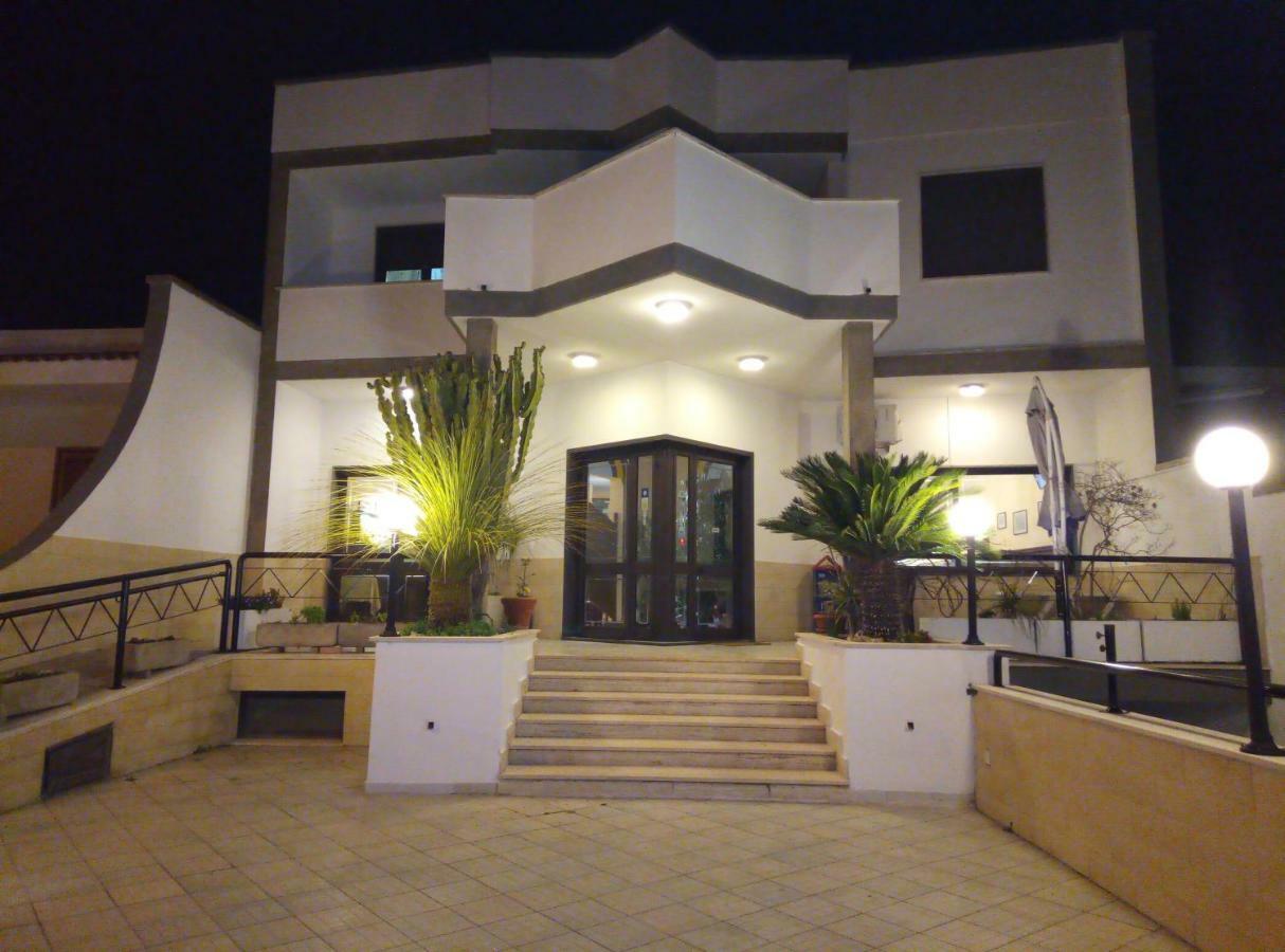 Mamma Assunta Bed & Breakfast เมเลนดูญโญ ภายนอก รูปภาพ